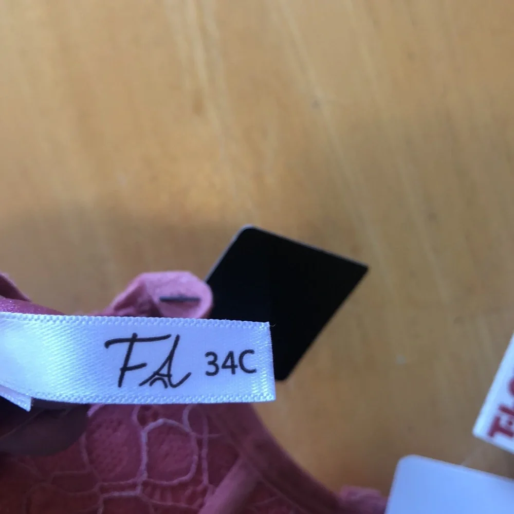 Bra - Picture 3 of 6